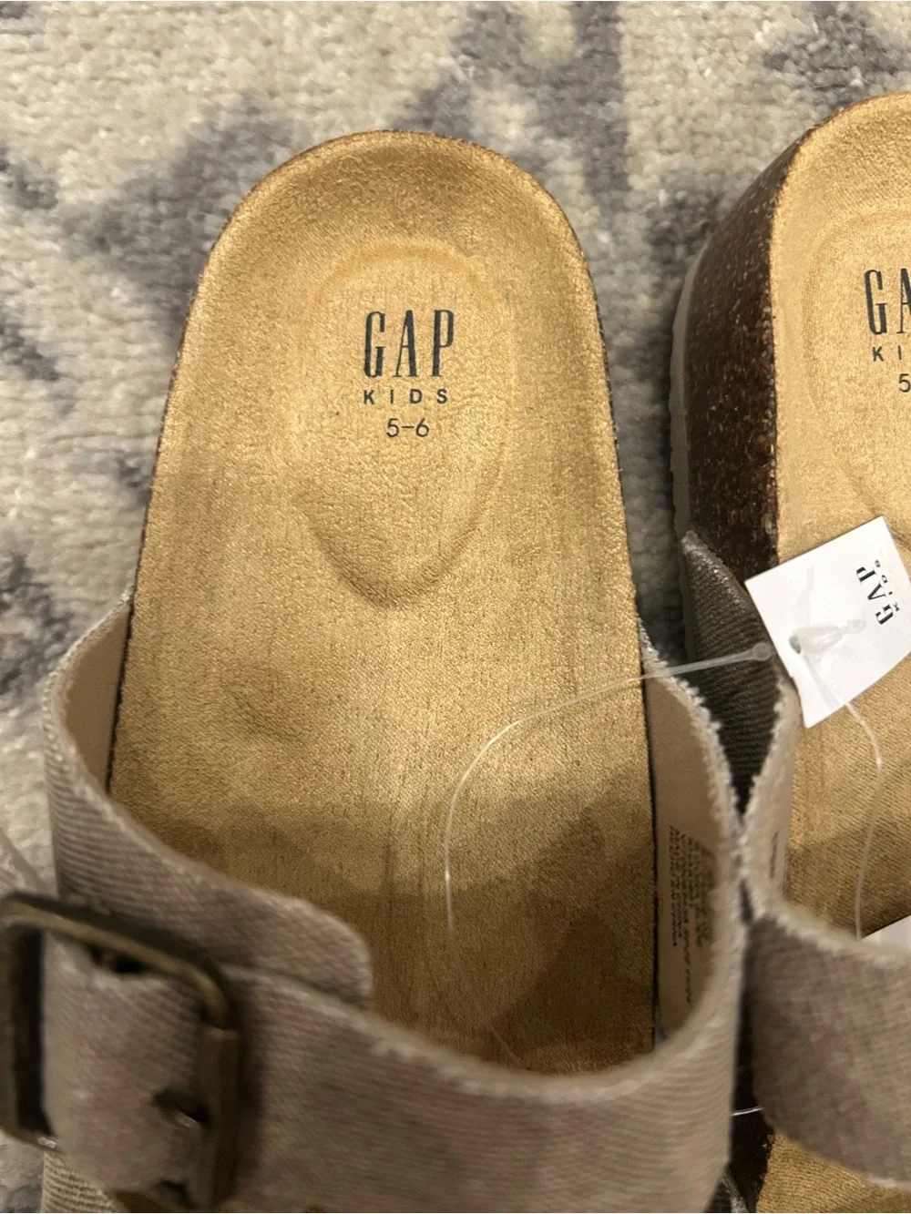 🤎 NWT! GAP Kids Taupe Tan Double Buckle Slide Sandals